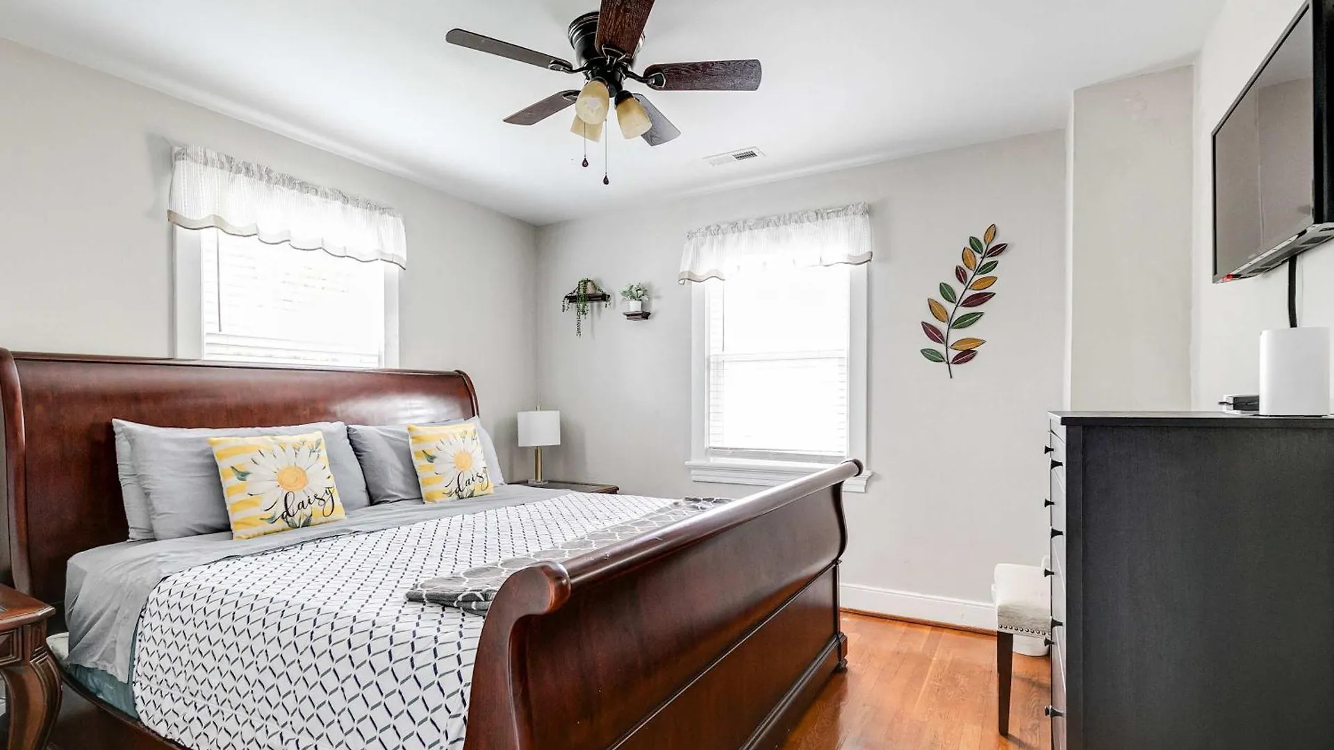 Family Charming Retreat Peaceful Neiborhood Free Parking Villa Richmond Holiday home